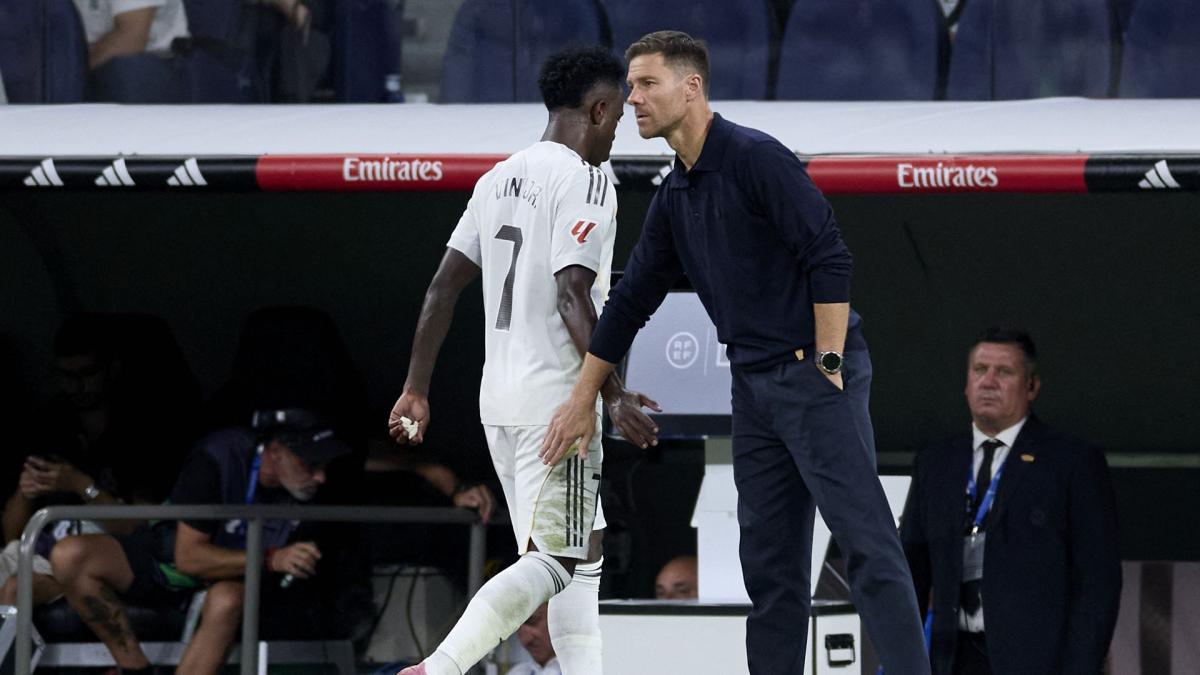 Real Madrid: Ksabi Alonso je pozvao Viniciusa Jr!