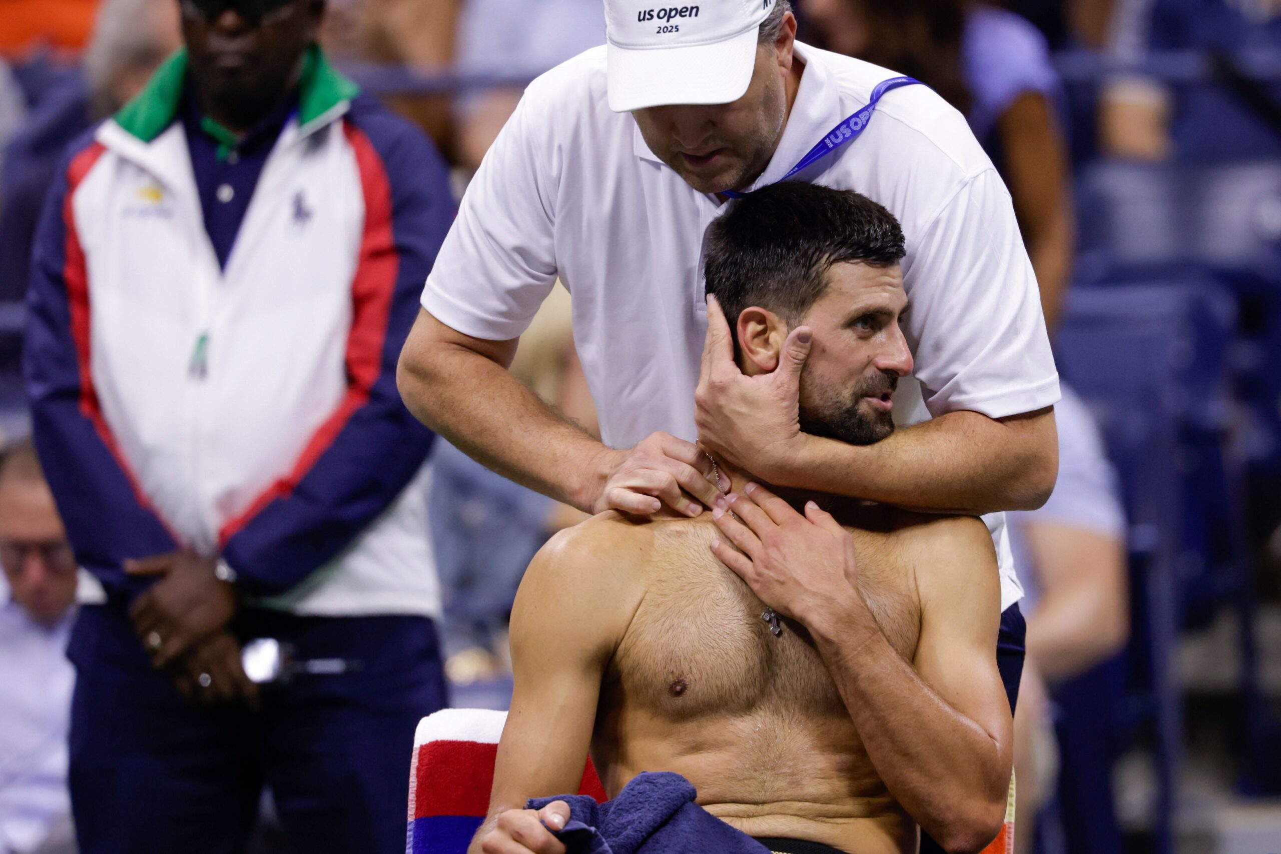 Uprkos povredi vrata, Novak Đoković knjige Tejlor Fric Otvoreno prvenstvo četvrtfinale