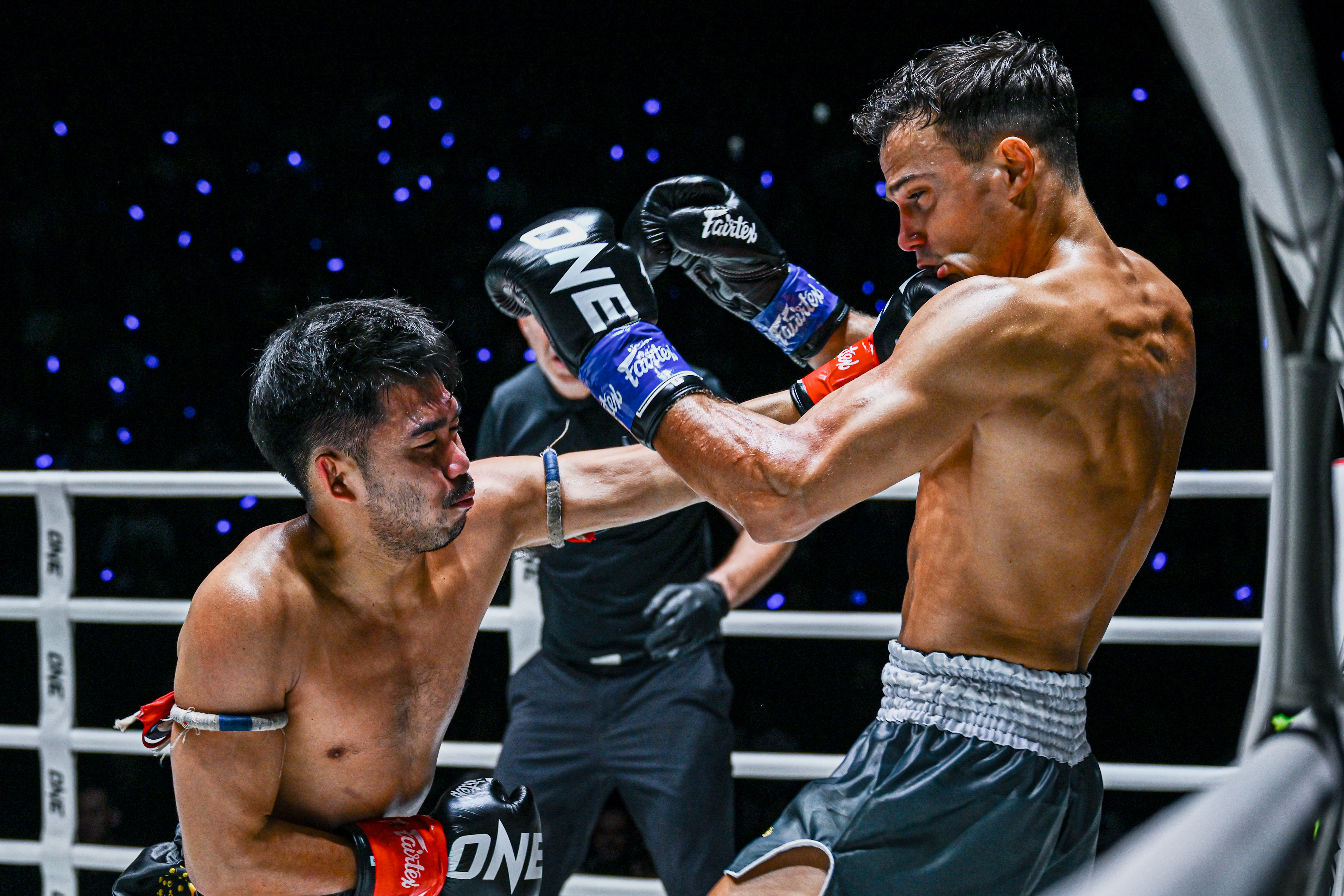 Jonathan Di Bella Prajanchai PK Saenchai ONE Fight Night 36 6.jpg