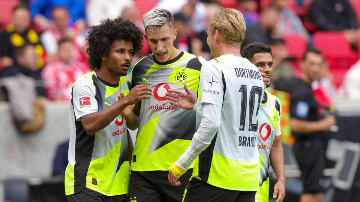 Bajern Minhen je stavio Borusiju Dortmund pod pritisak ispred Klasikera