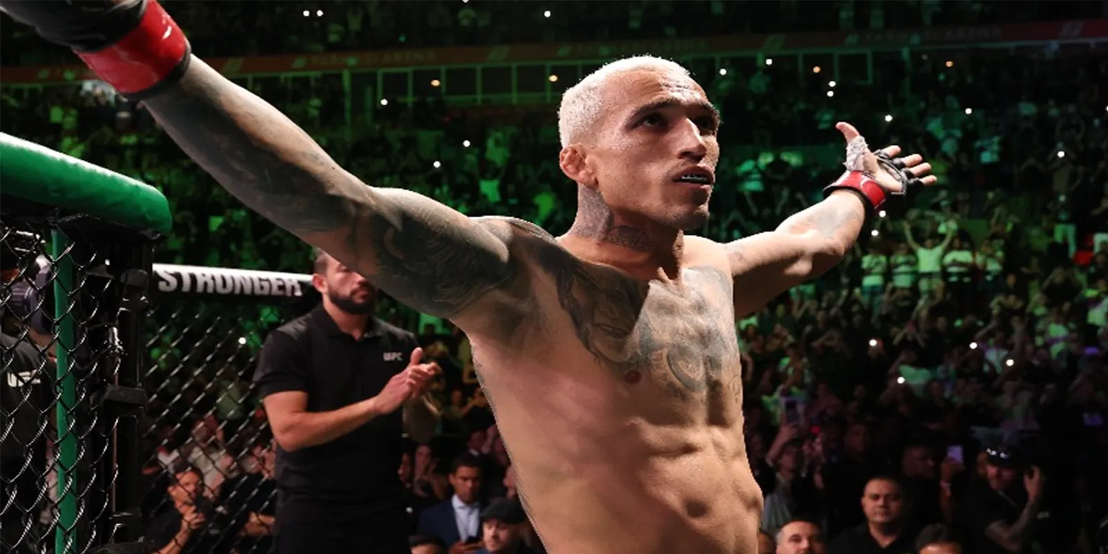 Čarls Oliveira zatvara UFC Rio podnošenjem Mateusza Gamrota