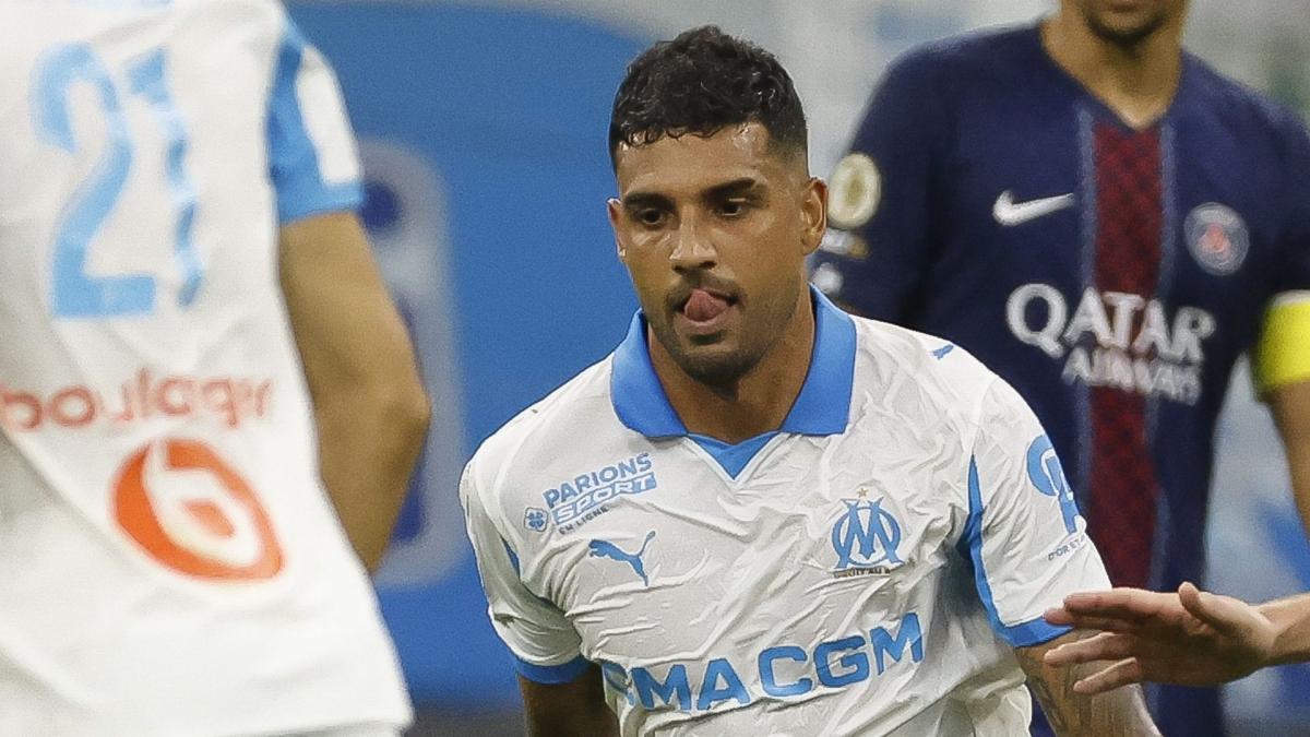 Emerson je poverenje o njegovom transferu u OM