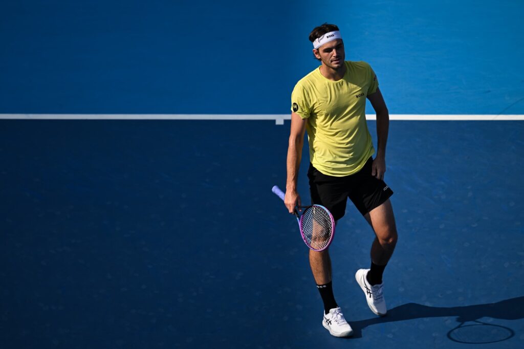 Tejlor Fric pada na Giovanni Mpetshi Perricard na Shanghai Masters u pravim setovima