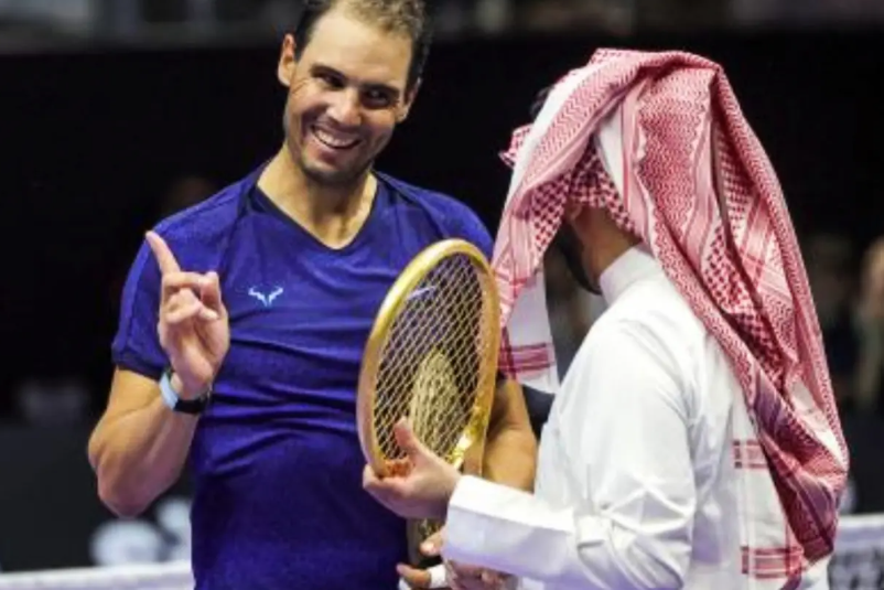 Nadal prima zlatni reket 2024. godine.