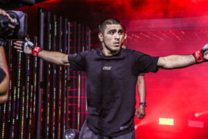 Elbek Alishov Karlo Bumina ang ONE Fight Night 37 3