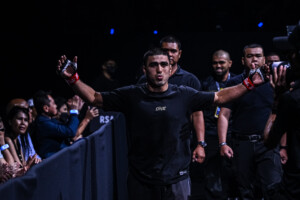 Elbek Ališov Karlo Bumina ang ONE Fight Night 37 7
