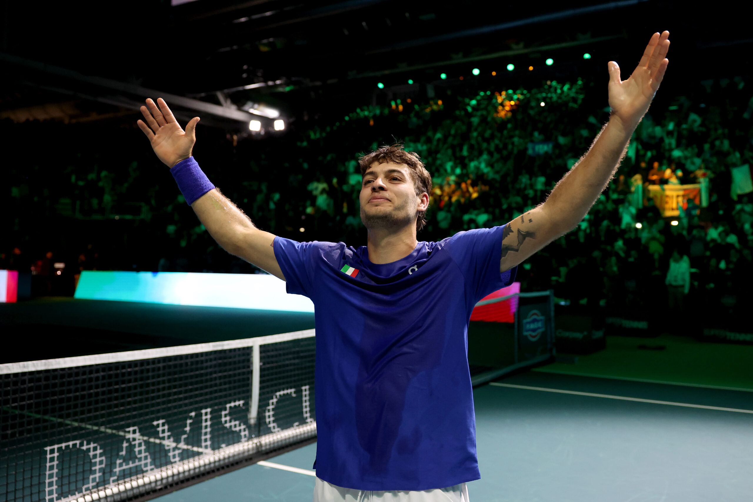 Flavio Cobolli je shirt-shredding performanse pomogao Italiji da svoj treći uzastopni Dejvis kup, i dao joj još jedan teniski heroj