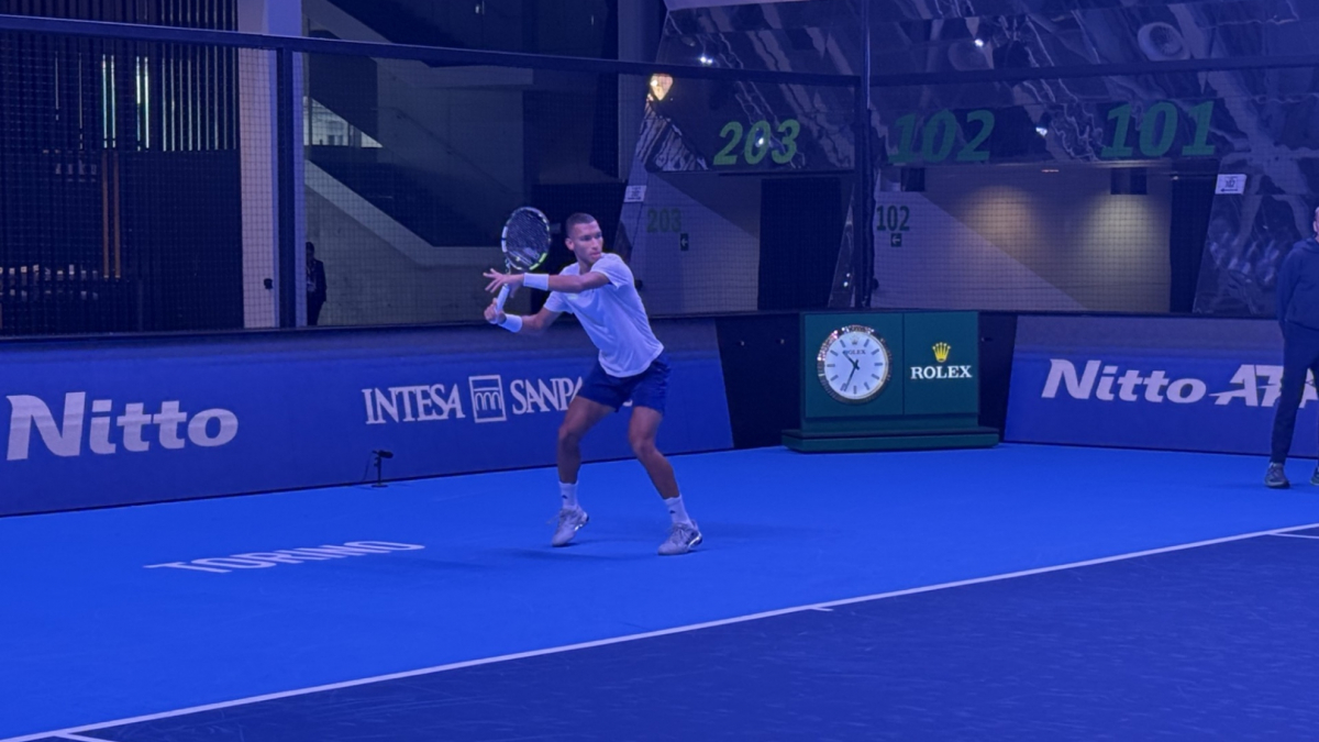 Aliassime trenira u Torinu čeka uslugu od Đokovića u finalu u Atini
