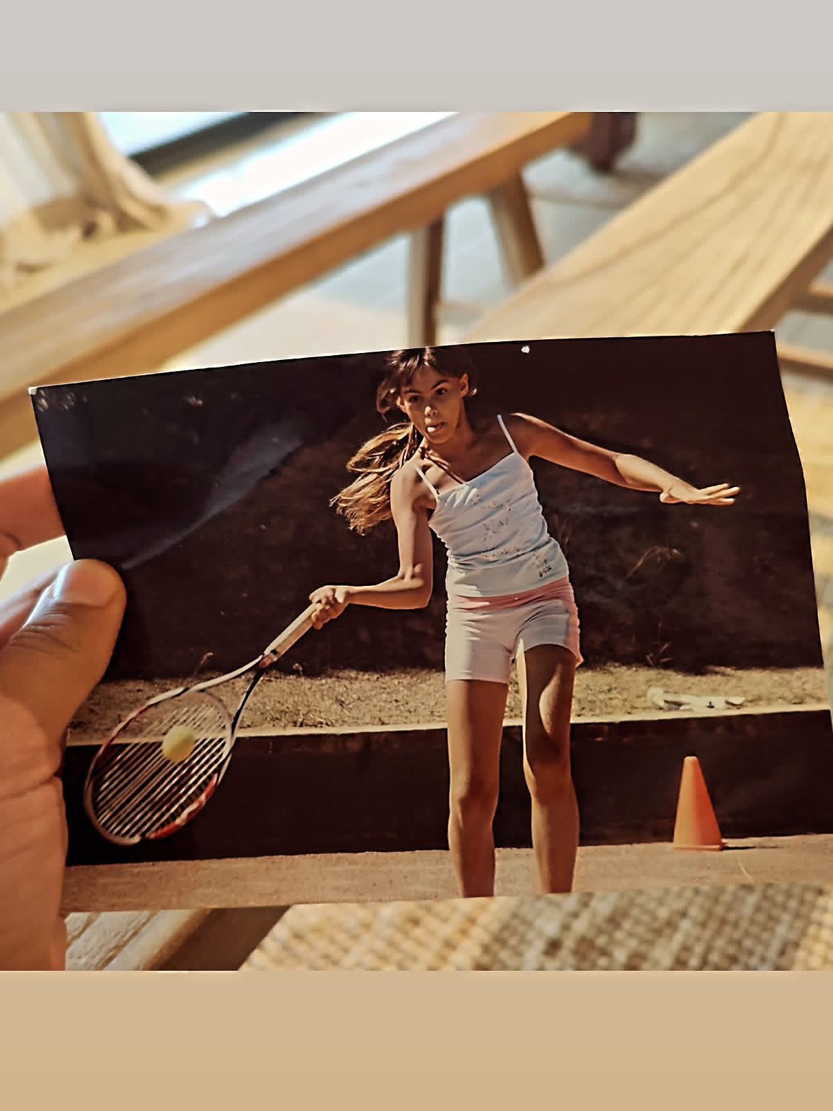 Fotografija Alione Bolsove kada je počela da se bavi tenisom.