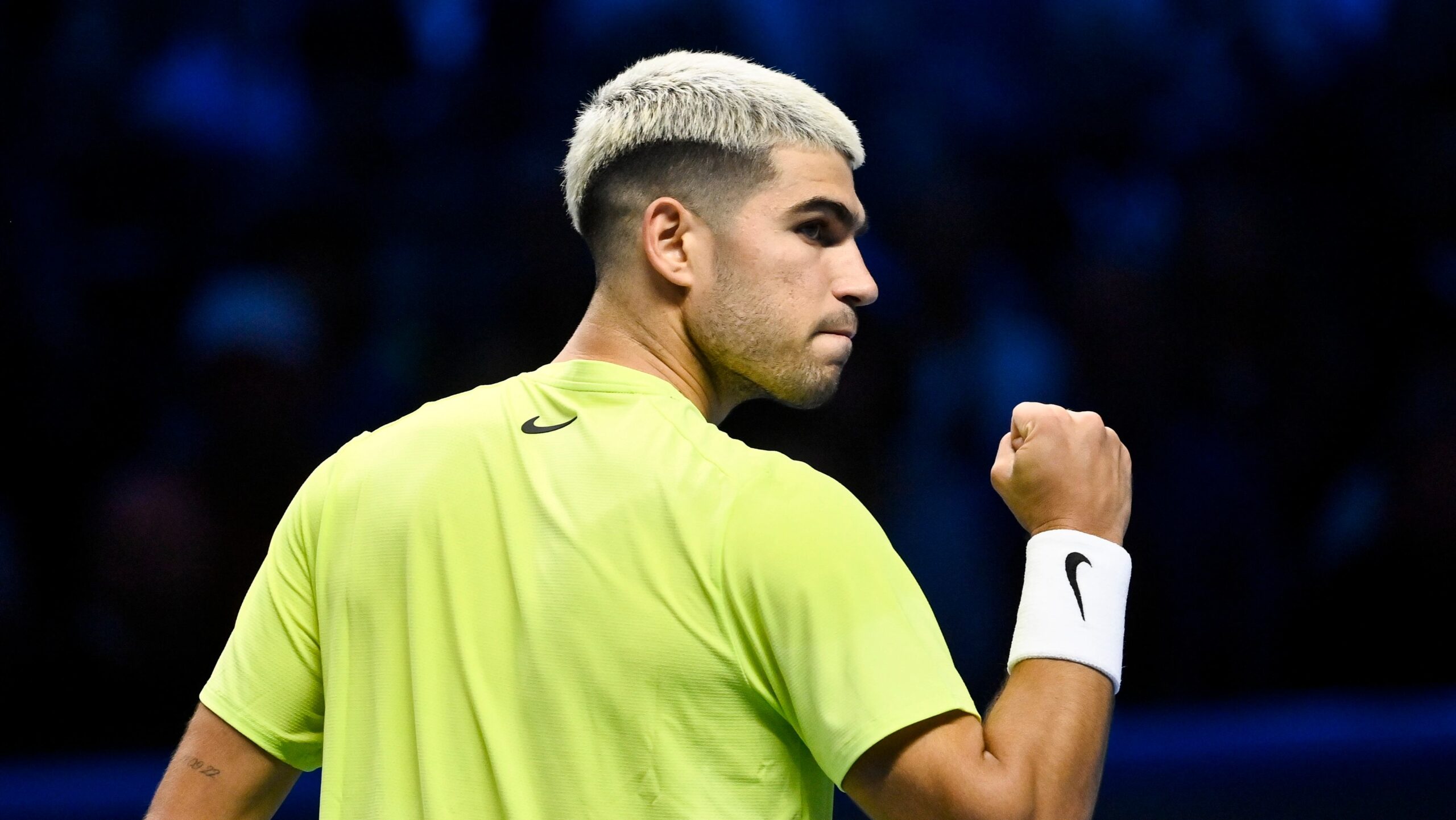 Karlos Alkaraz se bori pored Tejlor Fric na ATP Finals za prekretnicu 50. Top 10 pobeda u karijeri