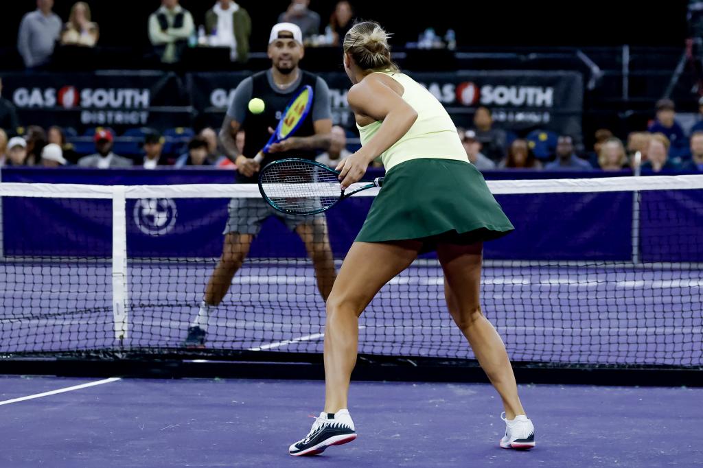 Kirgios i Sabalenka su udarali loptice tokom nedavne egzibicije u SAD.