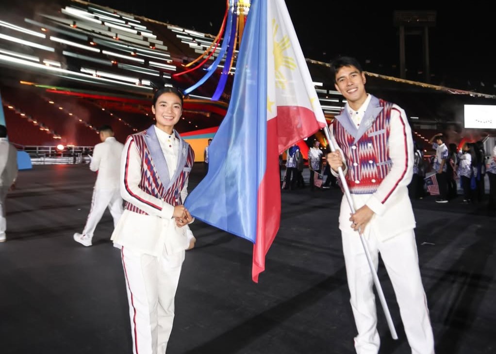 Alekandra Eala nosi zastavu za Filipine na 2025 SEA Games