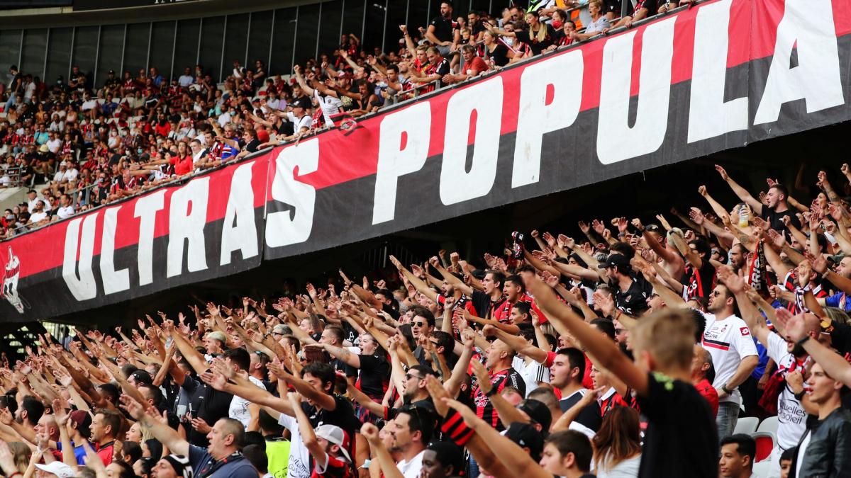 Lepo: šokirani navijači prisutni u trening centru