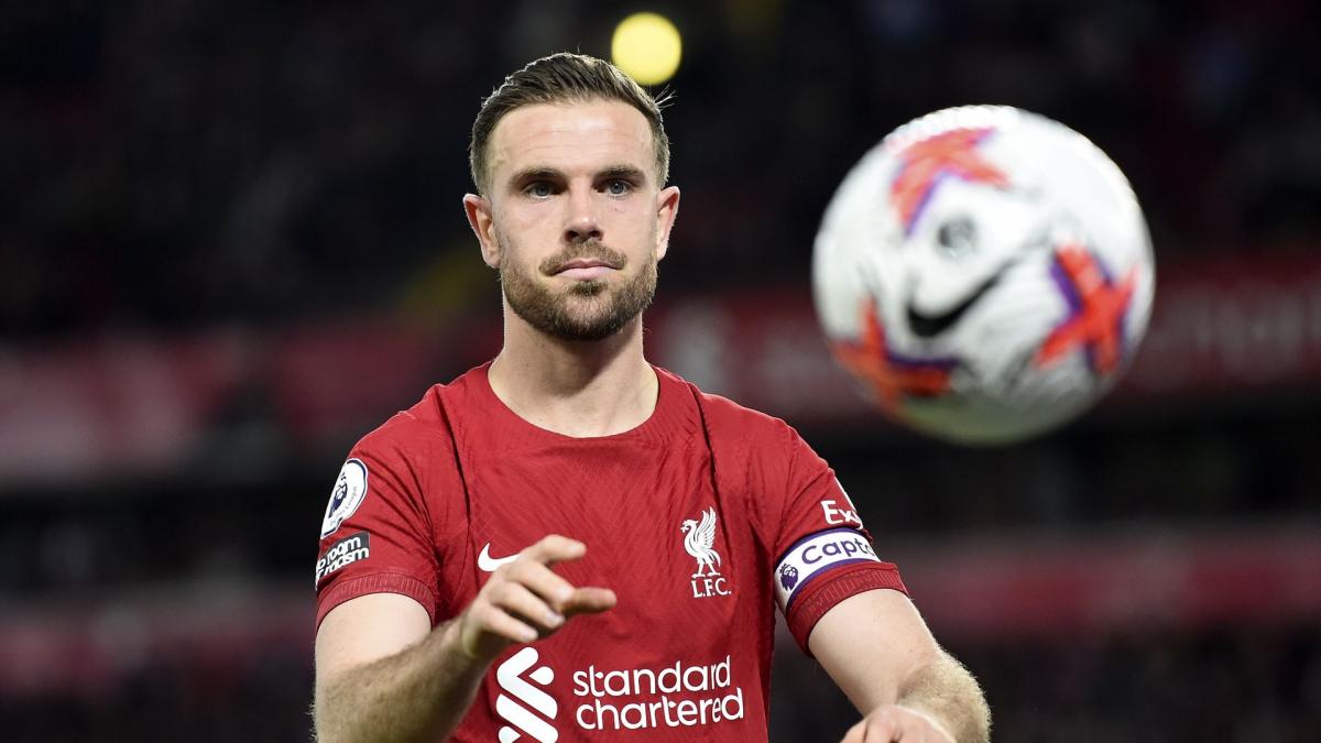 Liverpul: Salah primećen u razgovoru sa Jordanom Hendersonom