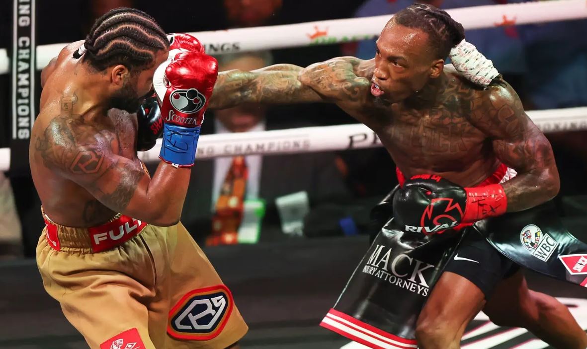 O'Shakuie Foster napušta privremenu titulu od 135 funti sa ujedinjenjem u vidu na 130