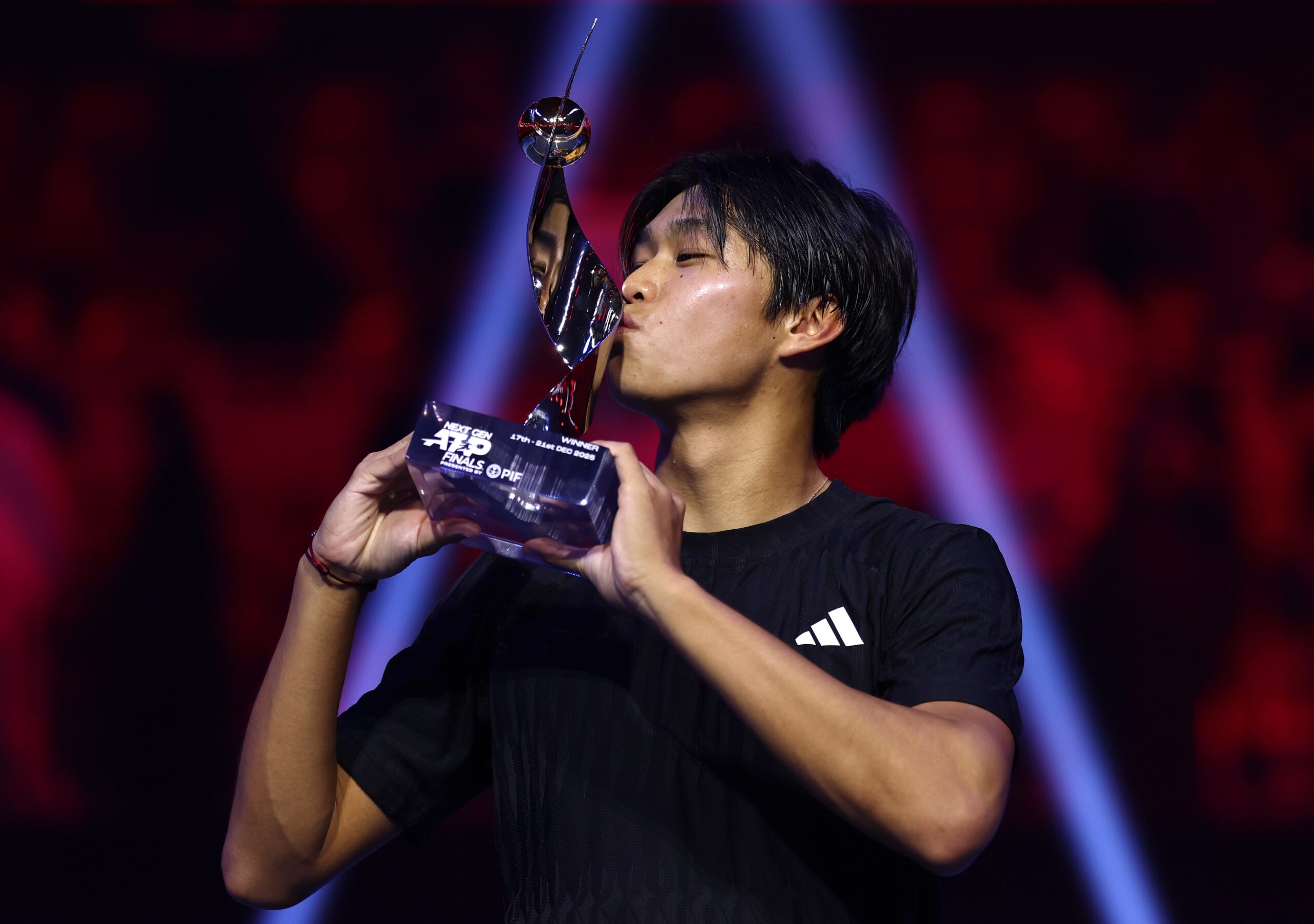 Sa Rafaelom Nadalom koji gleda, Učenik Tien osvaja Next Gen ATP Finals