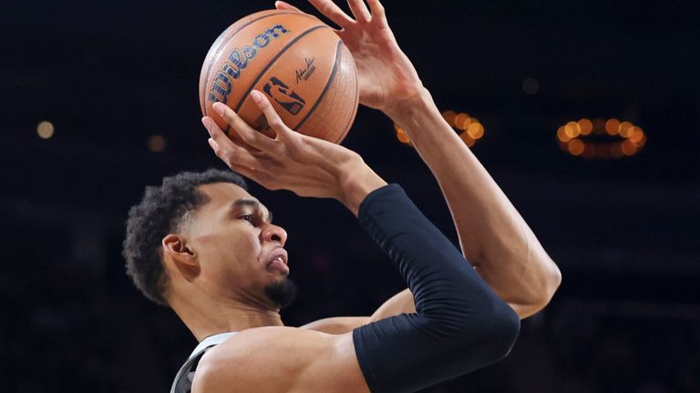 San Antonio Spurs napadač Viktor Vembaniama (Associated Press)