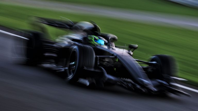 Serhio Perez vozi Cadillac na Silverstone shakedovn