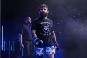 Chase Mann Isi Fitikefu Jedan borba noć 39 1