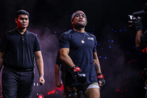 Chase Mann Isi Fitikefu Jedan borba noć 39 3