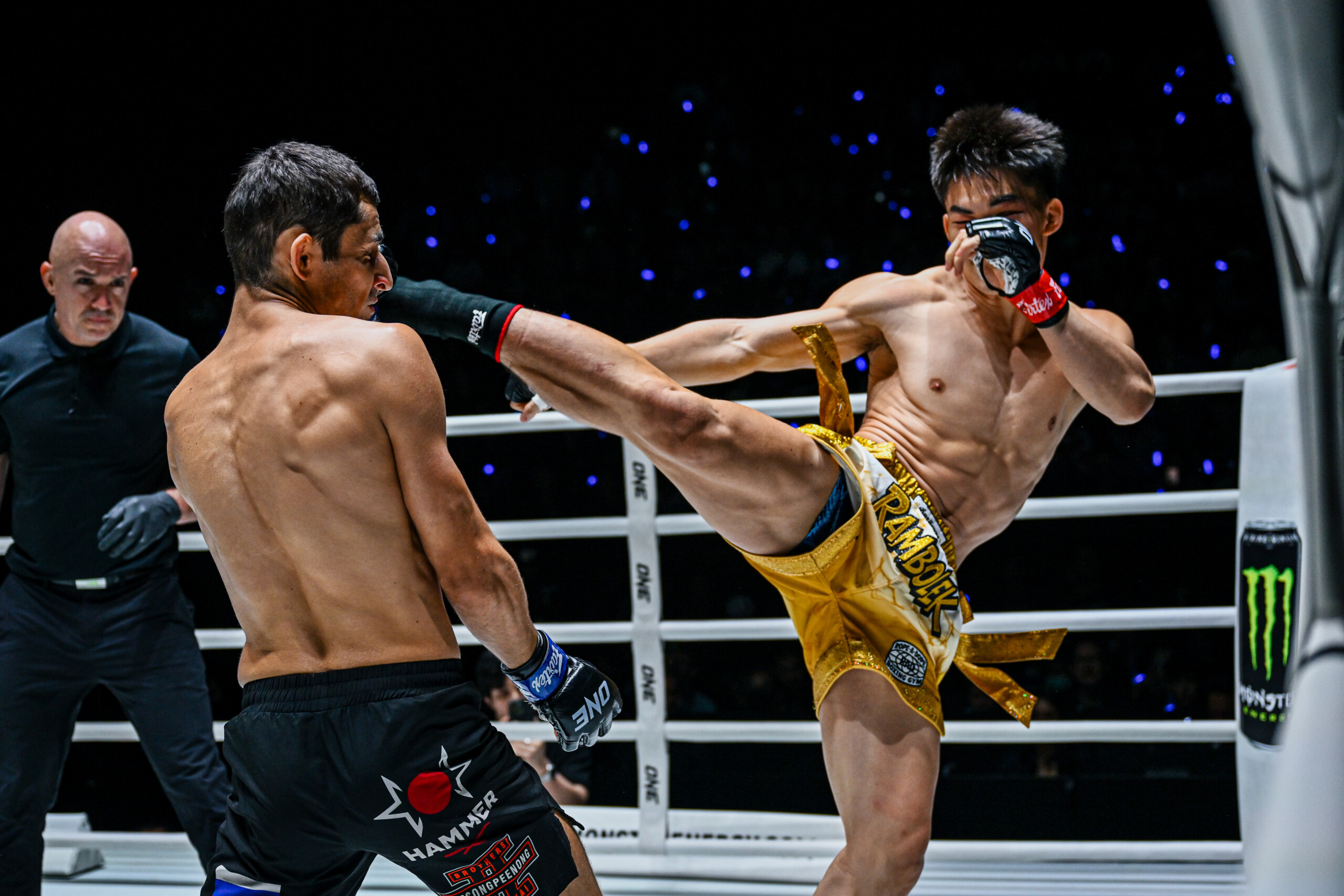 Rambolek kicks Dmitrii Kovtun in the head