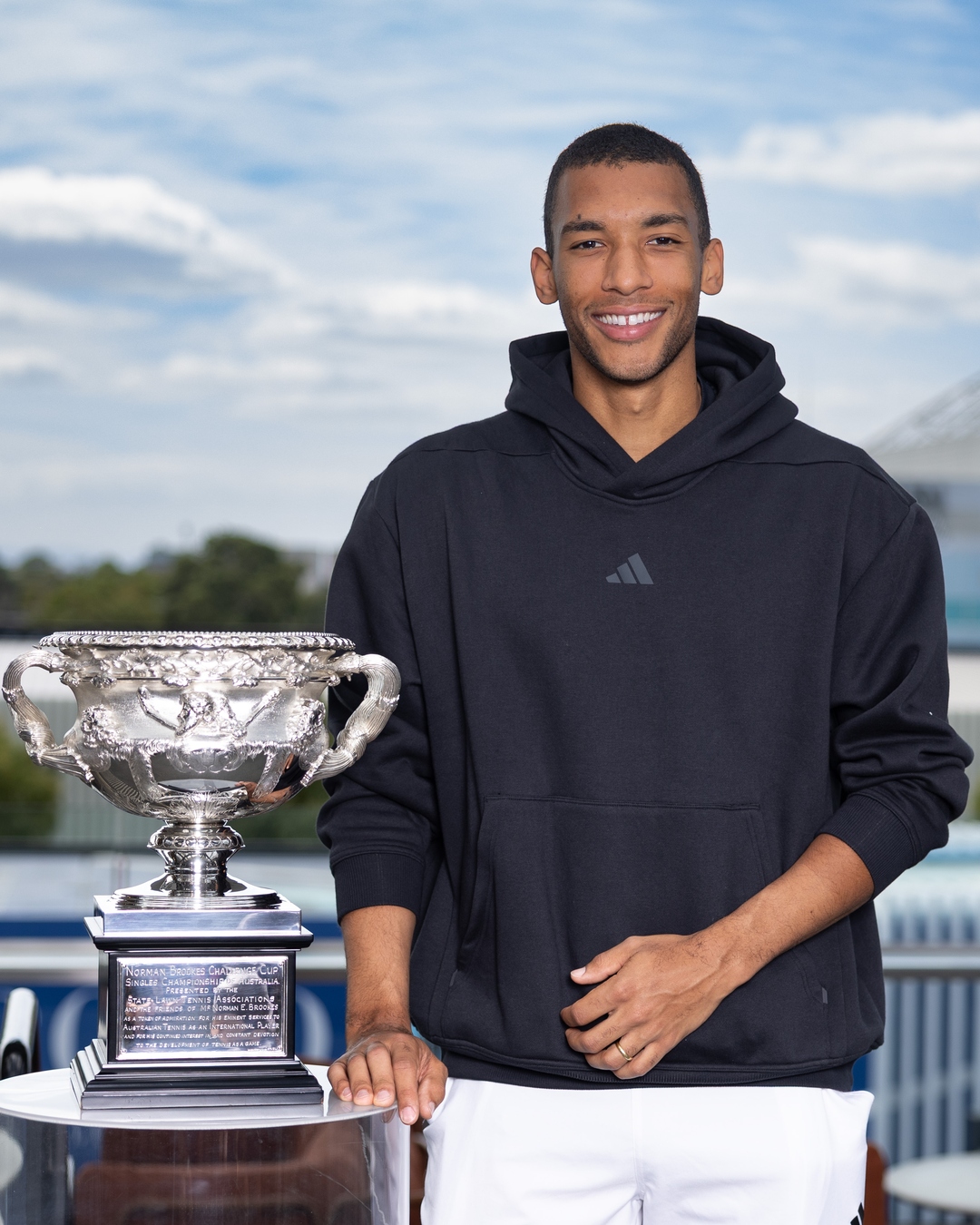 Aliassime, sa trofejom Norman Brookes.