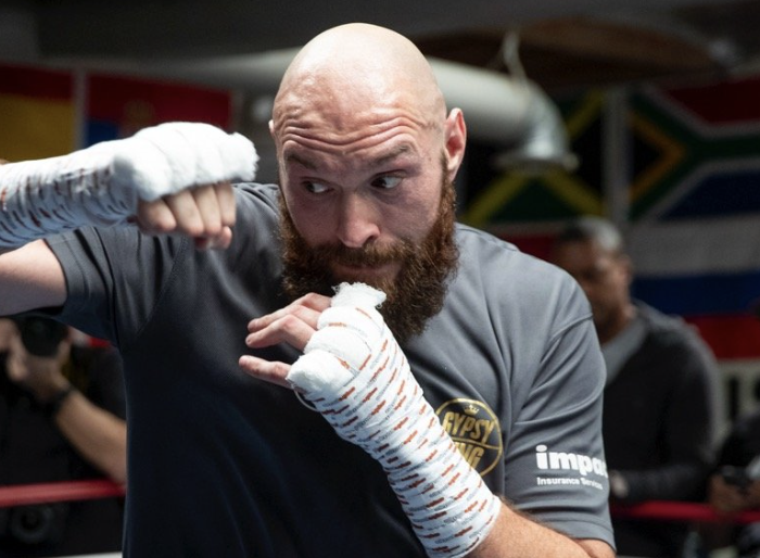 Furi zadirkuje povratak sa više snimaka treninga