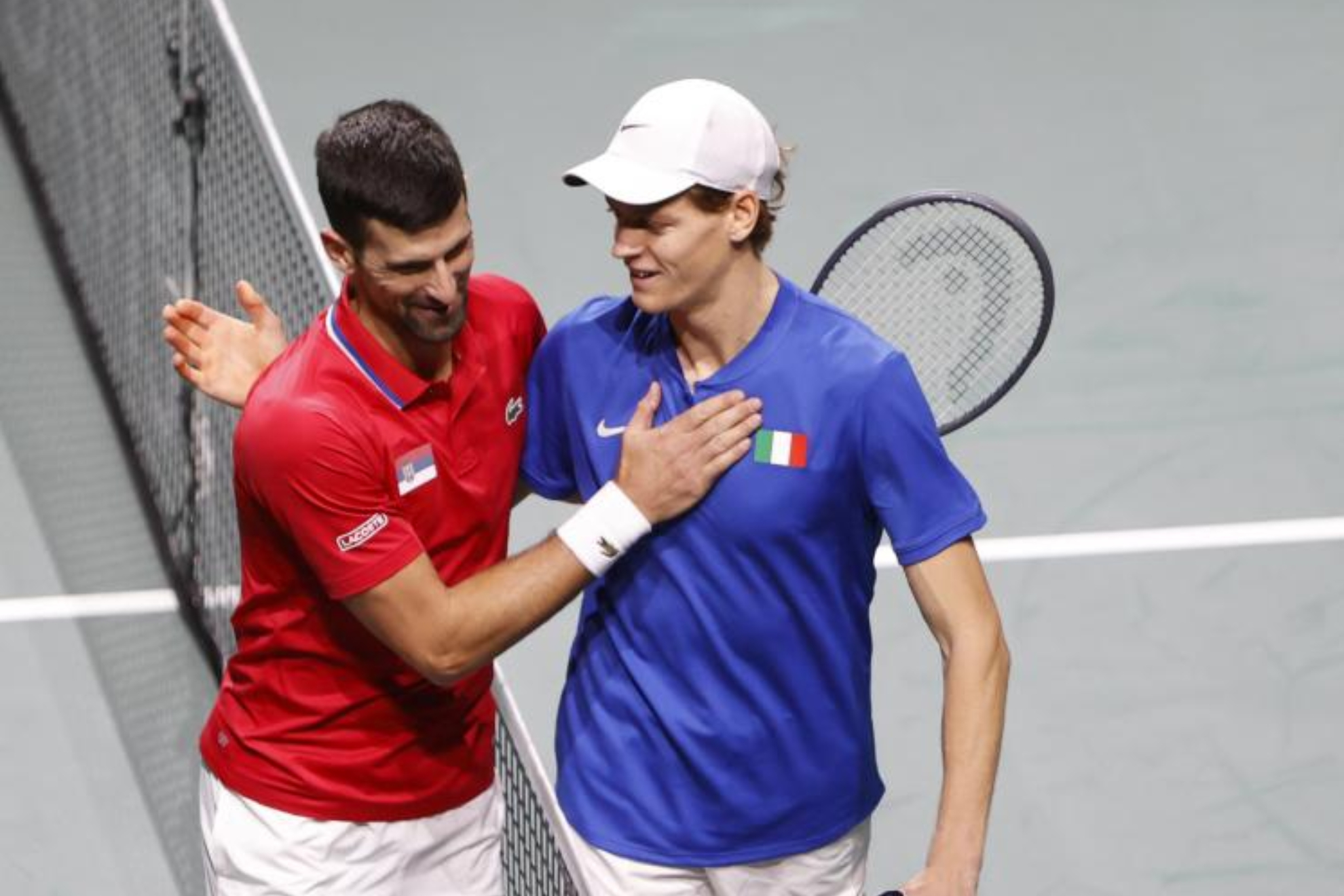 Đoković i Sinner, nakon što su se suočili u Dejvis kupu 2023. godine.