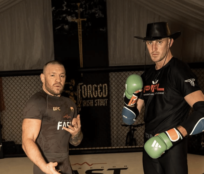 Conor McGregor Spars 6'5" velter