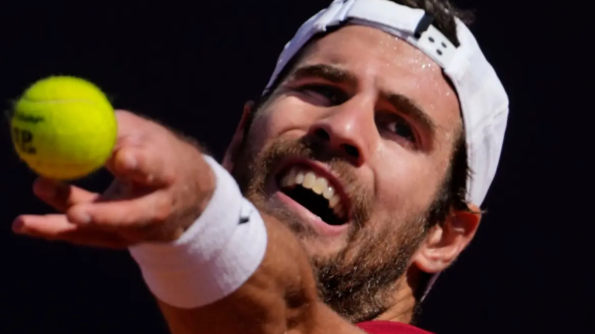 Hačanov, pravoslavni vernik sa Svete Gore koji je izgubio svih pet puta od Alkaraza