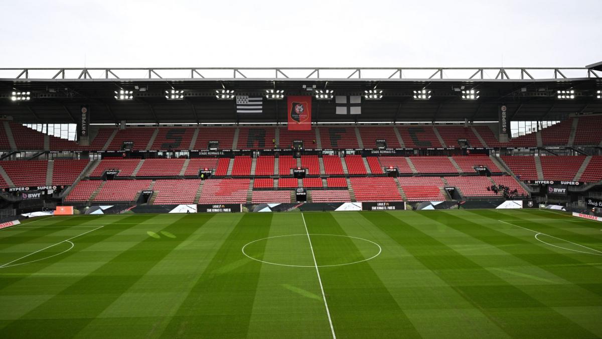 Stade Rennais: neprijateljski baner navijača