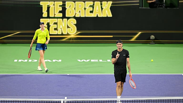 Fritz reaguje nakon što Ruud bezuspešno dolazi po njega tokom mitinga sa raketom koja je sletela dugo.