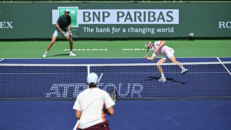 Granollers i Zeballos izabrali svoje trenutke da se rezove kada je Sinner bio na mreži.