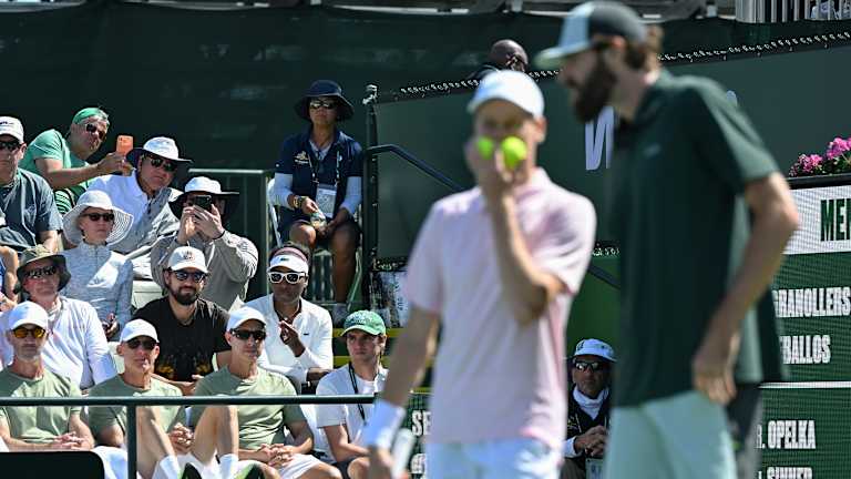 Venus Vilijams i suprug Andrea Preti proverili ranu akciju meča.