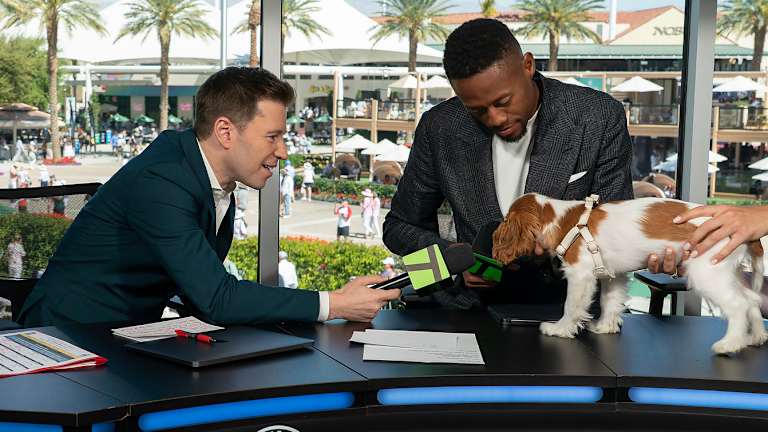 Kralj Čarls španijel je bio vlasnik sobe, i čak mu je pružena prilika da kaže nekoliko reči.