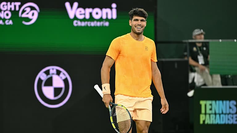 Alkaraz je imao svoje razloge da se nasmeje, takođe, nakon što je podigao svoj savršeni 2026 start na 16-0.