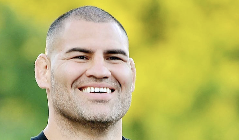 Kejn Velaskez počinje obuku nakon puštanja iz zatvora