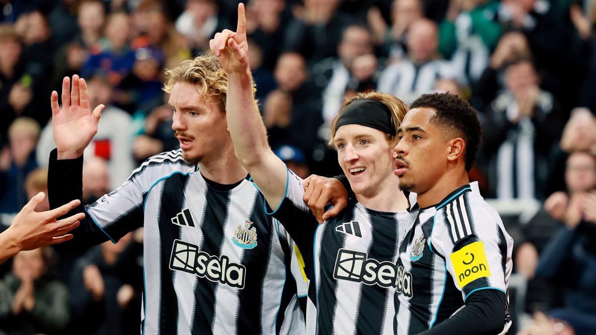 PL: smanjen na 10 ljudi, Njukasl otme pobedu protiv Junajteda