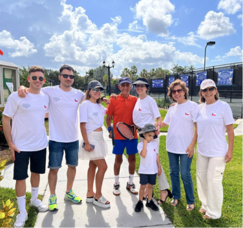 Tito Zerene sa svojom porodicom na turniru.