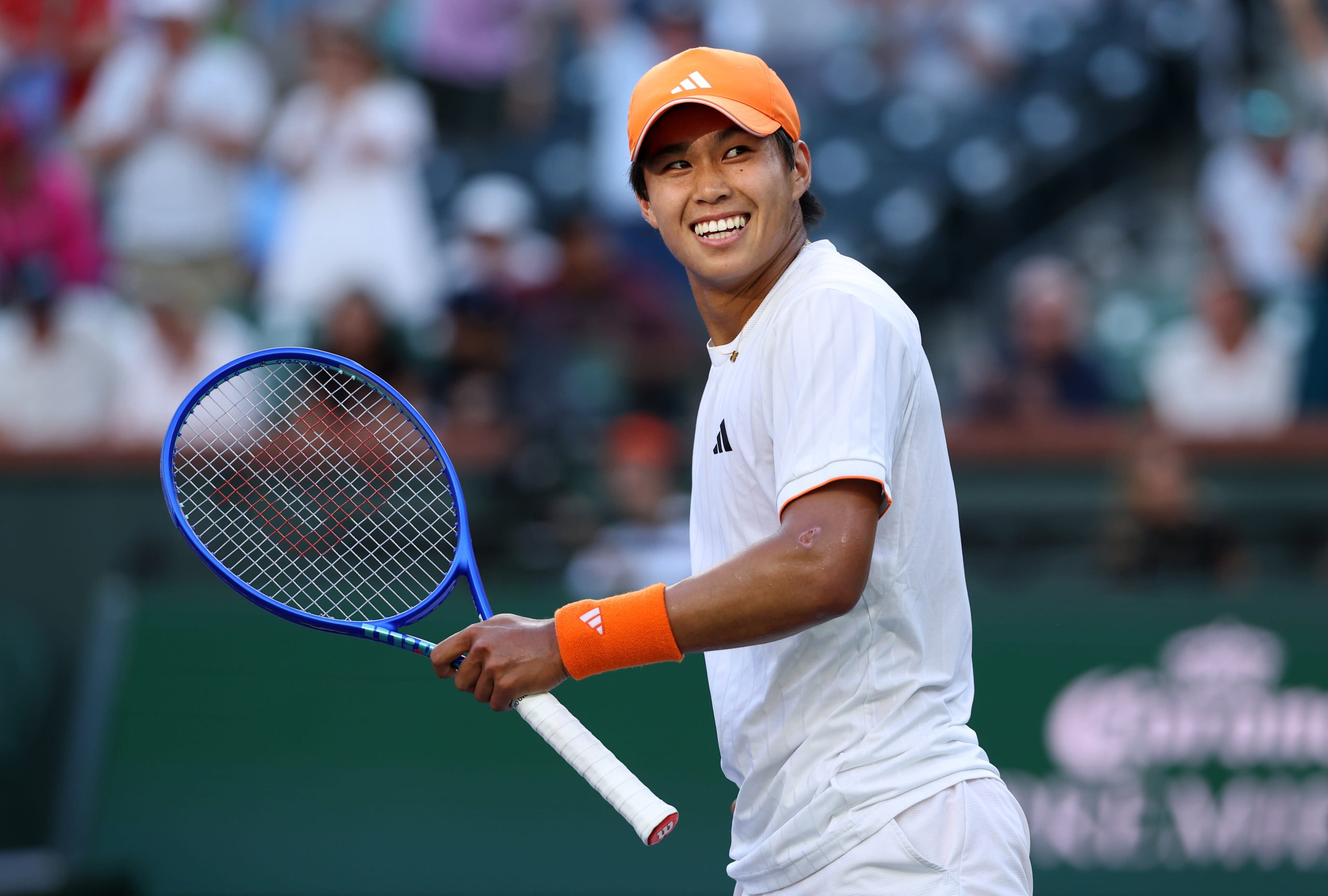 Učenik Tien pronalazi "drugu brzinu" da spasi dve meč lopte protiv Davidoviča Fokine u Indijan Velsu