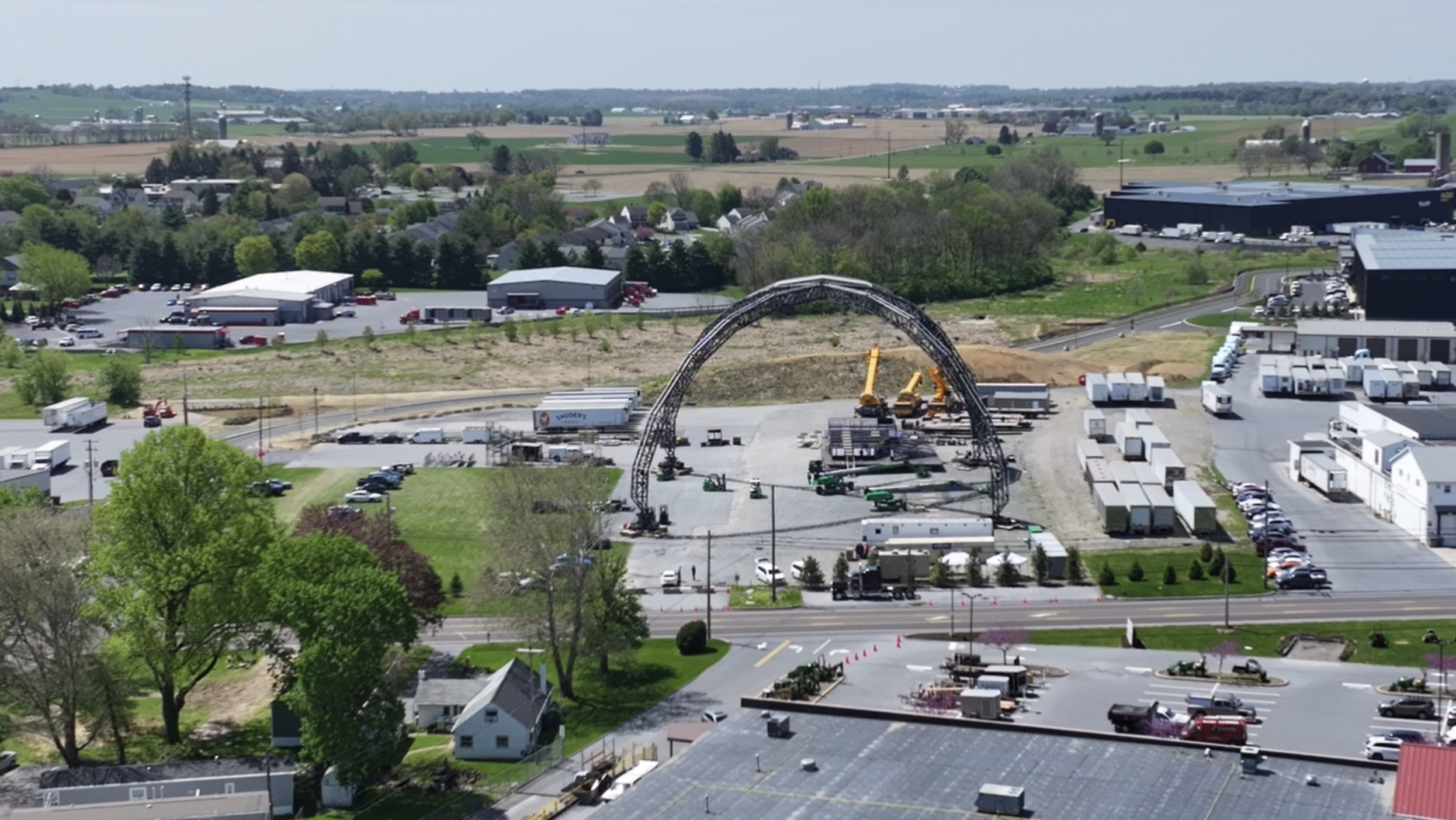 UFC Bela kuća šou centralni deo se gradi u malom gradu