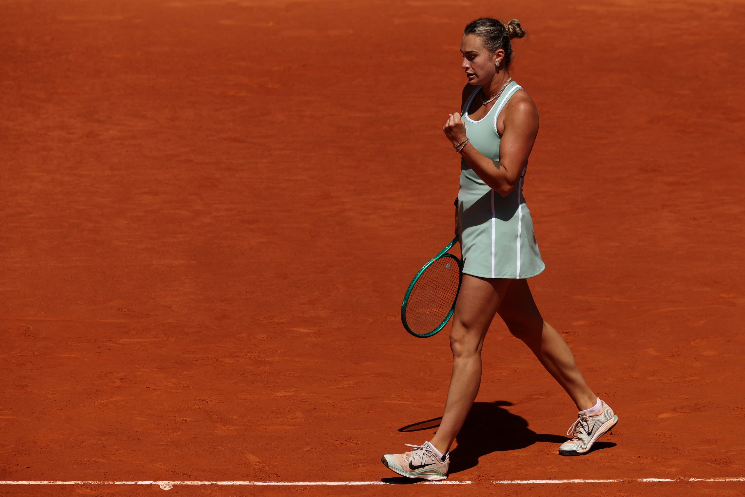 Arina Sabalenka se vratila Naomi Osaka u madridskom trileru