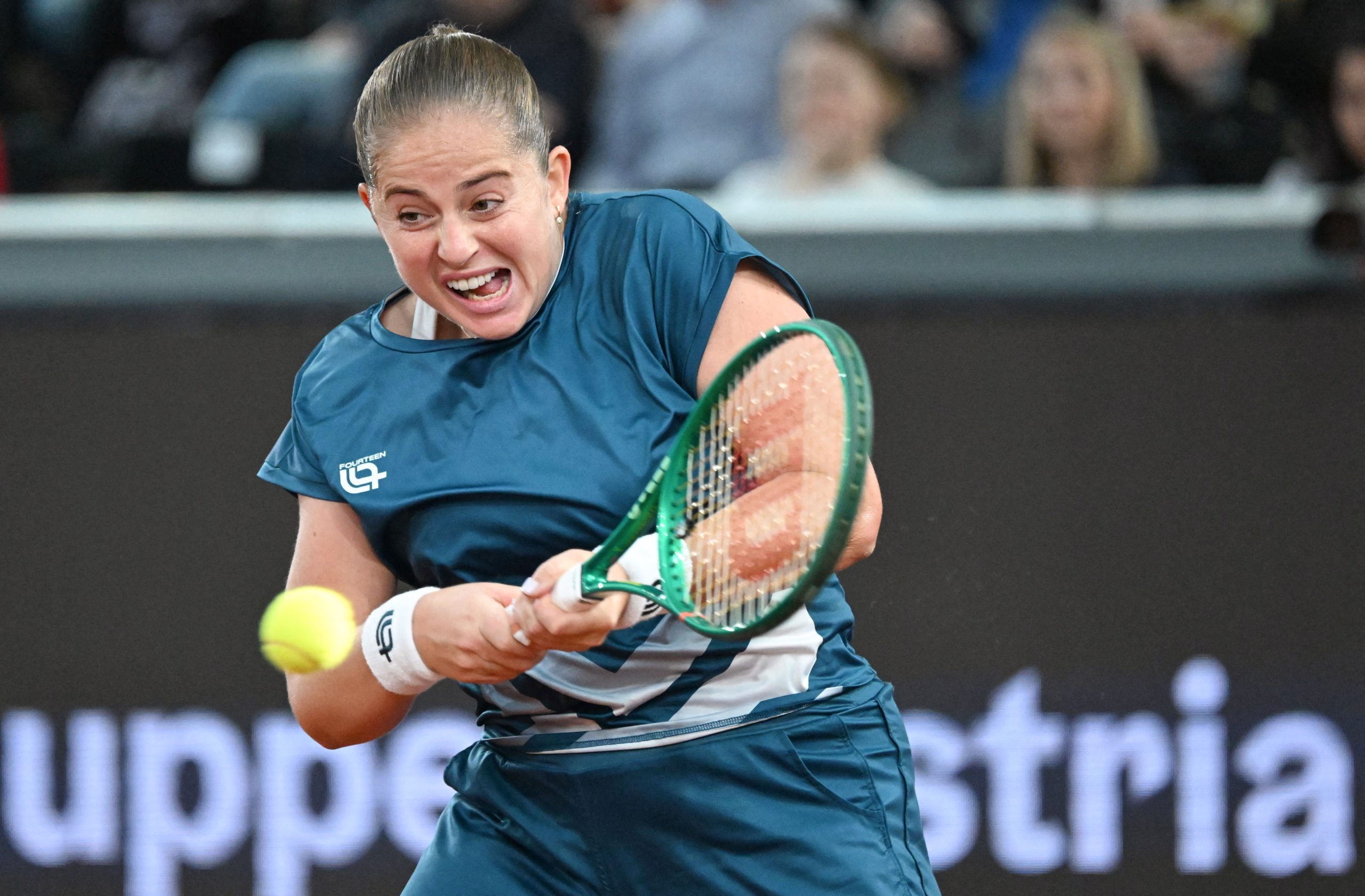 Jelena Ostapenko izaziva neposlušnog navijača Linca da "dođe ovde" i igra tokom pobede nad Aleksandrom Eala