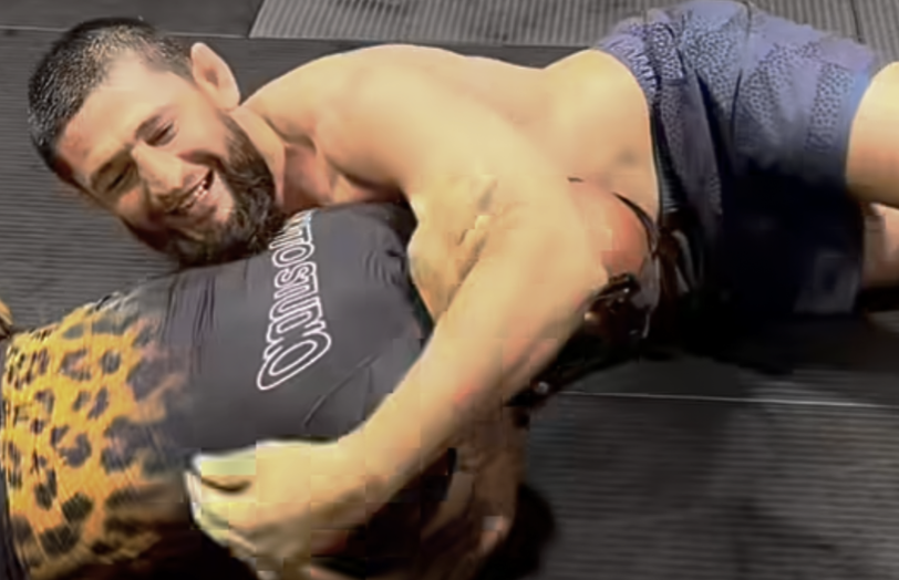 Khamzat Chimaev i Demetrious Johnson's Grappling Exchange