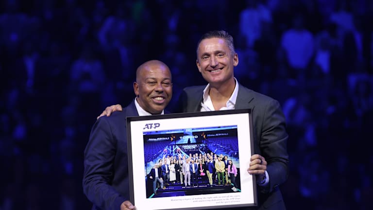 ATP je proslavio Bernardesove četiri decenije kao zvaničnik na ATP finalu 2024. godine.