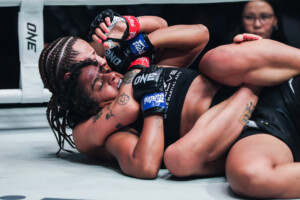Itsuki Hirata Ritu Phogat ONE SAMURAI Pridružio se