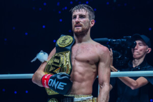 Jonathan Haggerty Juki Joza ONE SAMURAI Pridružio se