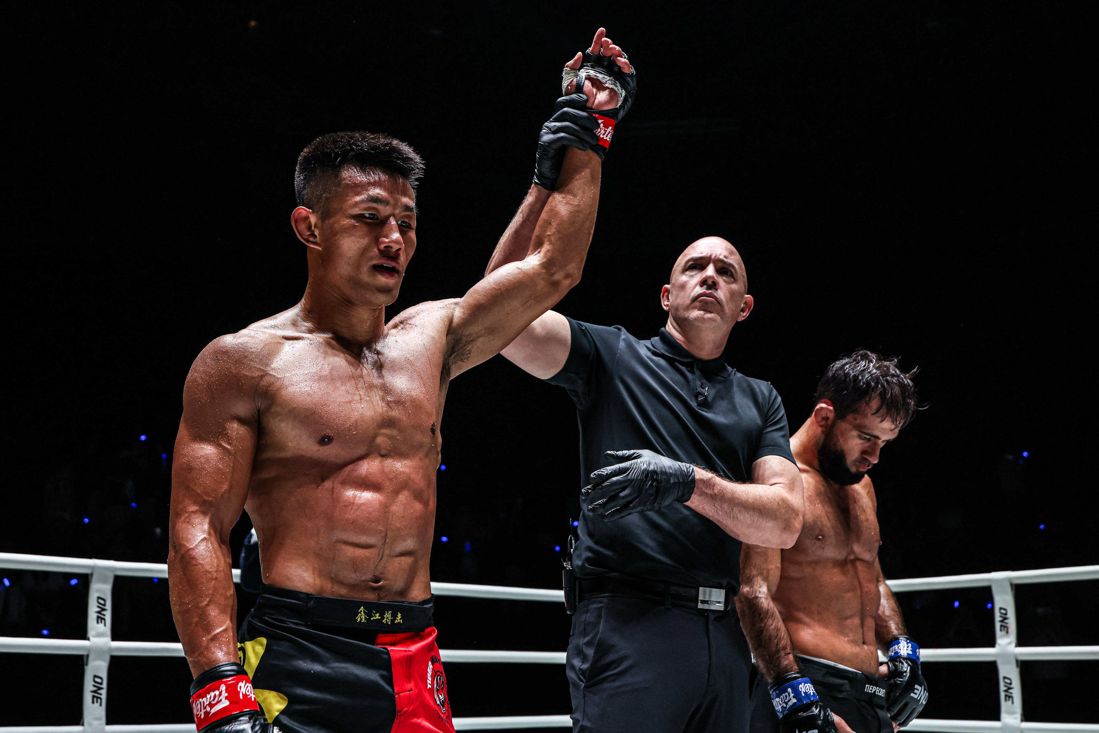 Tang Kai Shamil Gasanov ONE Fight Night 43 4.jpg