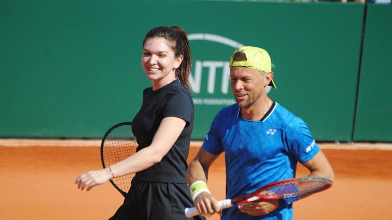 Halep je igrala mešovite dublove sa moldavskim brojem 1 Raduom Albotom.