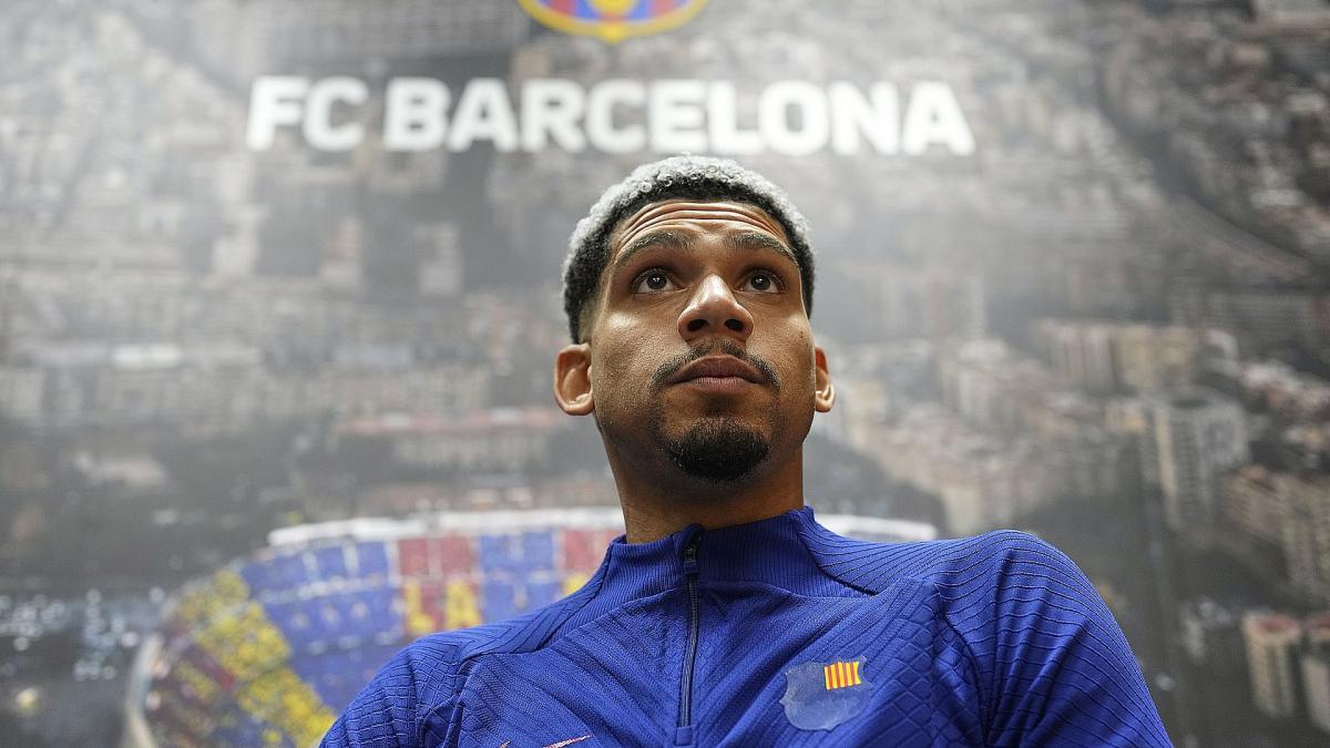 Barsa: Ronald Araujo je postavljen na svoju budućnost